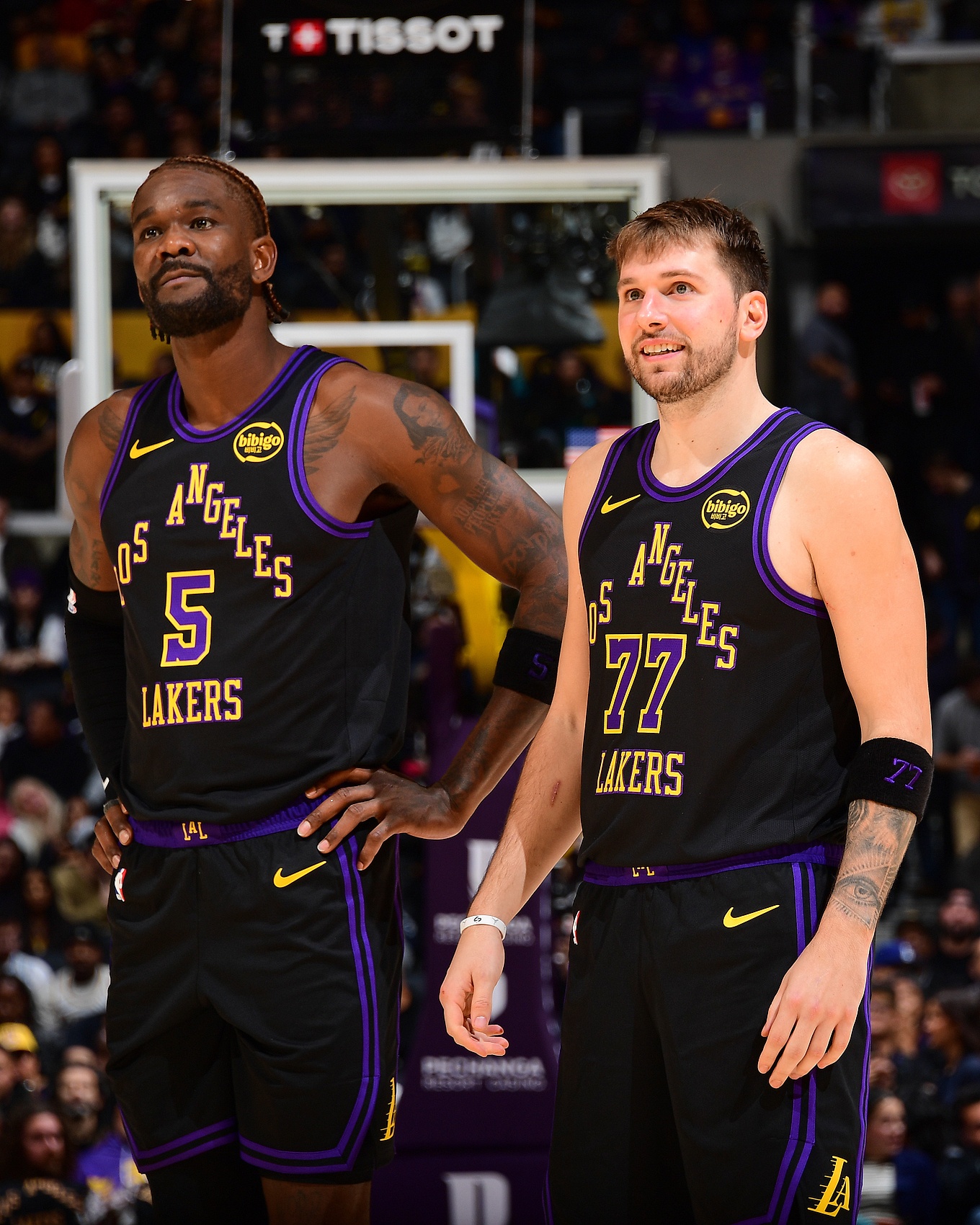 艾顿已引起湖人将帅不满!消息人士:内线球员排着队想搭档东契奇